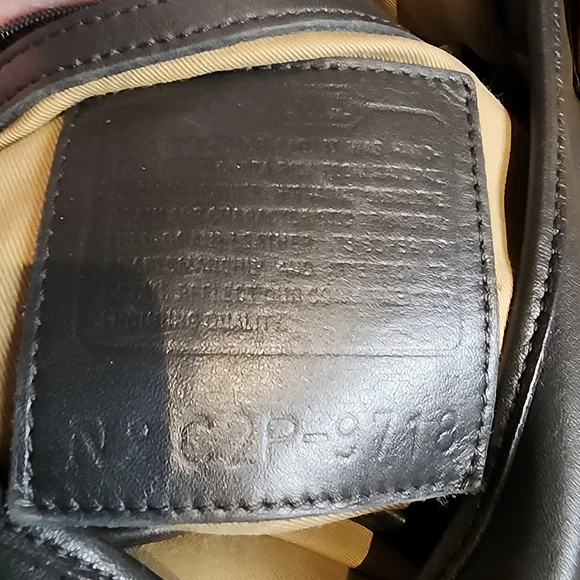 Vintage Coach Legacy Crescent #9718 - Picture 12 of 17